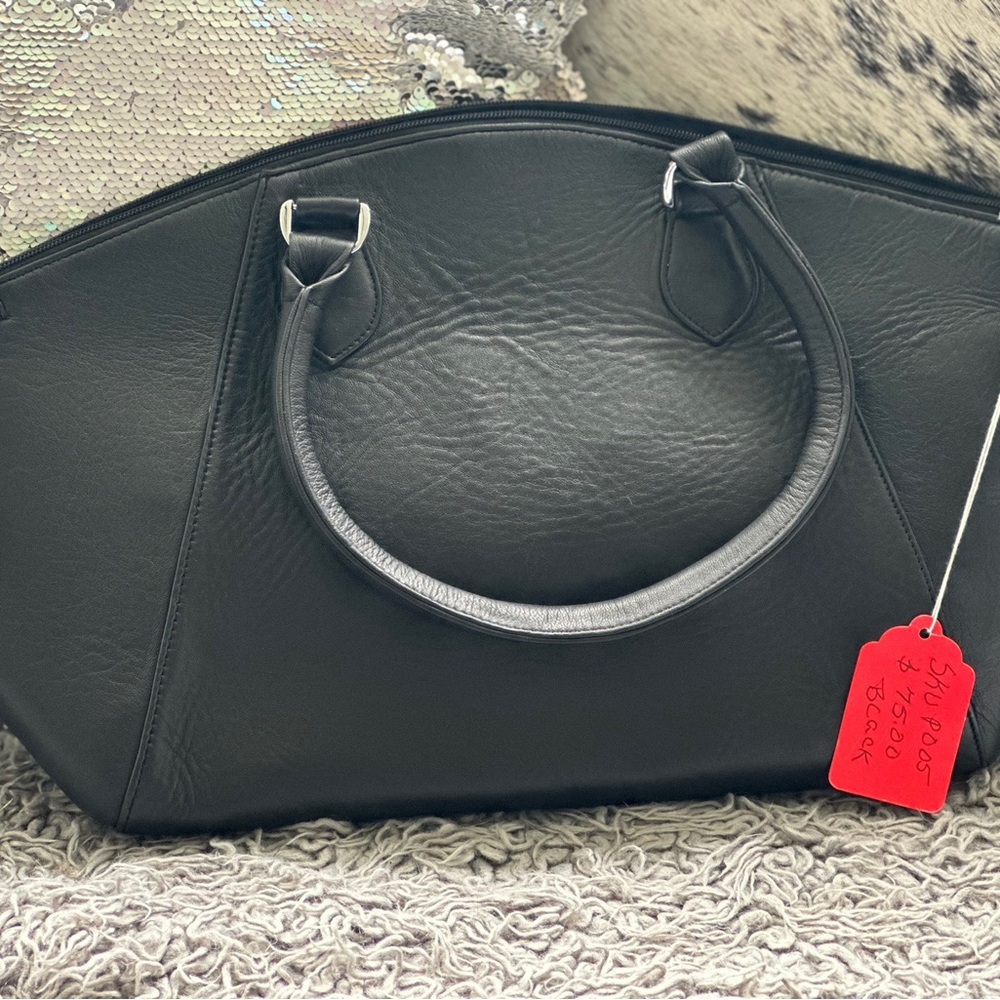 Sophisticated Black Leather Satchel with Textured Finish